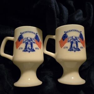 Set Of 2 Bicentennial 1776-1976 Milk Glass Mugs Delaware 1st State EUC